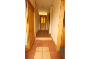 やわらかみのあるタイルが、玄関をやさしくしてくれます。